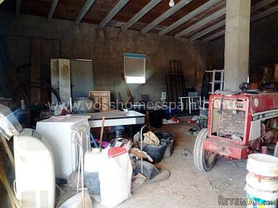 Rustic Land for sale which has a large 120m2 work shop with.. - 2