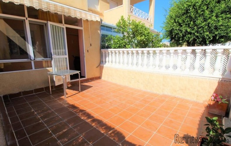 Se vende duplex con solarium y jardin, de 2 dormitorios.. - 2