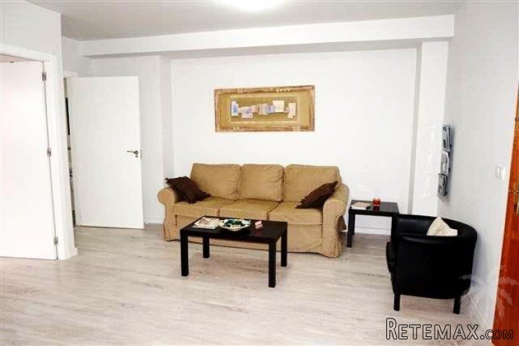 This bright apartment is located in the center of.. - 2