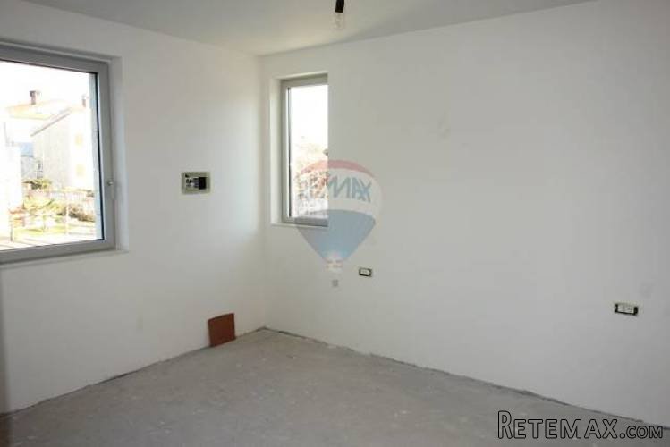 KVALITETAN PENTHOUSE U ROVINJU - BLIZINA PLAŽE - 4