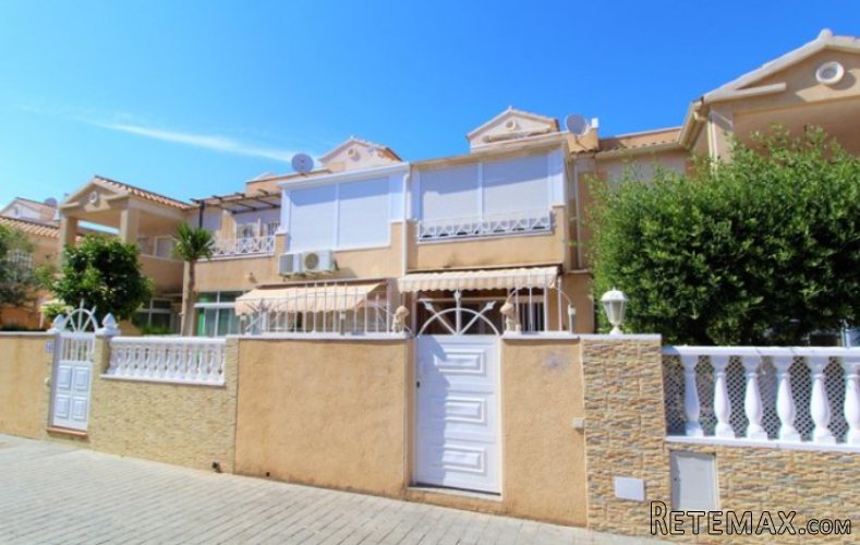 Se vende duplex con solarium y jardin, de 2 dormitorios.. - 3