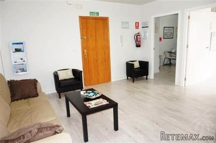 This bright apartment is located in the center of.. - 4