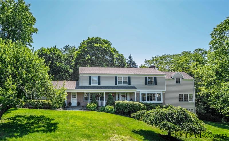 4 bedroom House For Sale: 10 Hayrake..