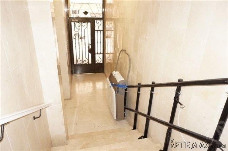 This bright apartment is located in the center of.. - 8