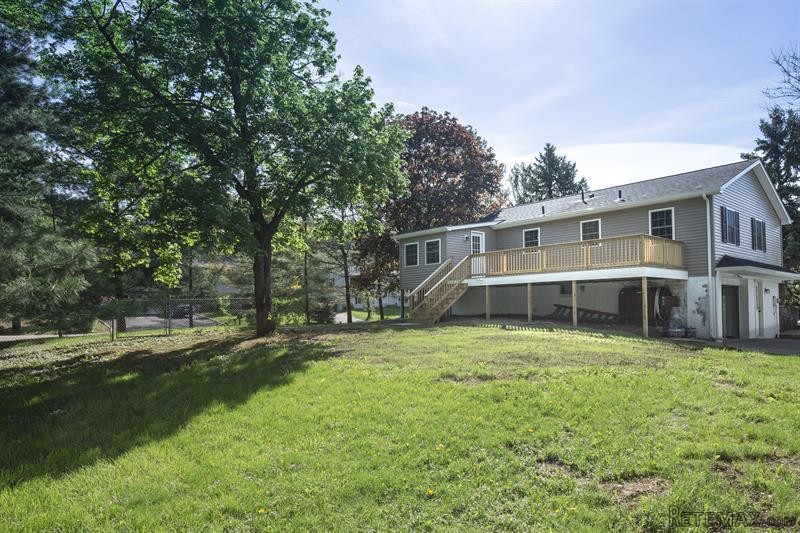 3 bedroom House For Sale: 102 Village.. - 2