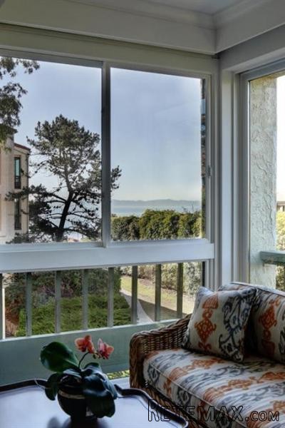 3 bedroom Apartment For Sale: 27..