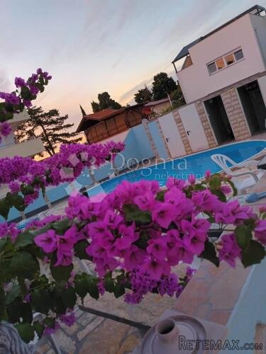 HOTEL PANSION 100m OD MORA, PRIVLAKA - 2