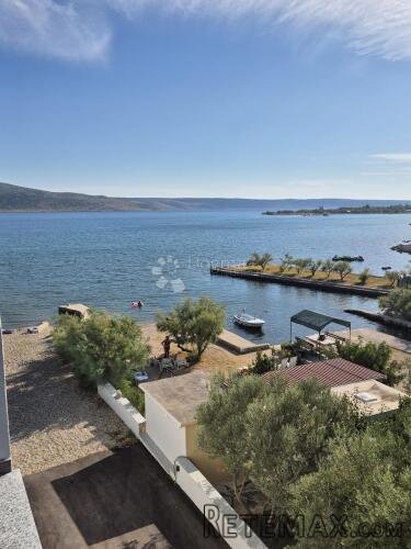 Seline/Starigrad - dvosoban stan 20 m od mora S6 - 2