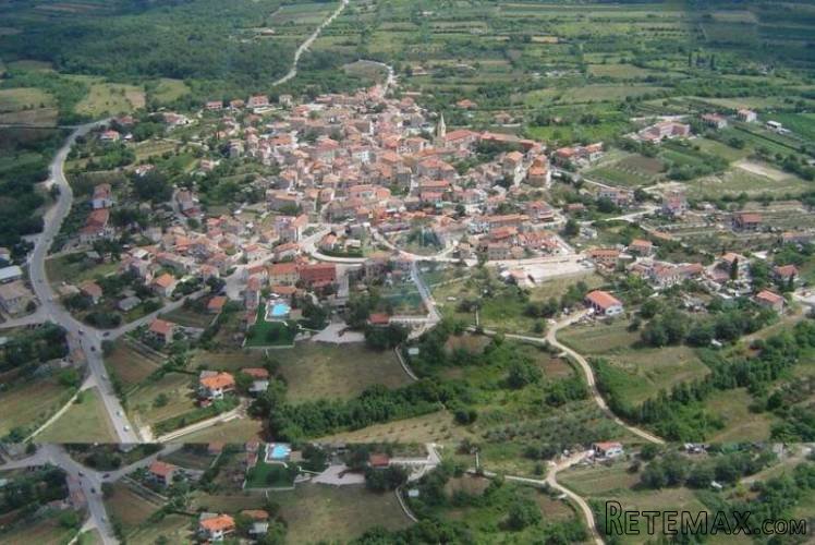 Brtonigla - Građevinsko zemljište 3600m2
