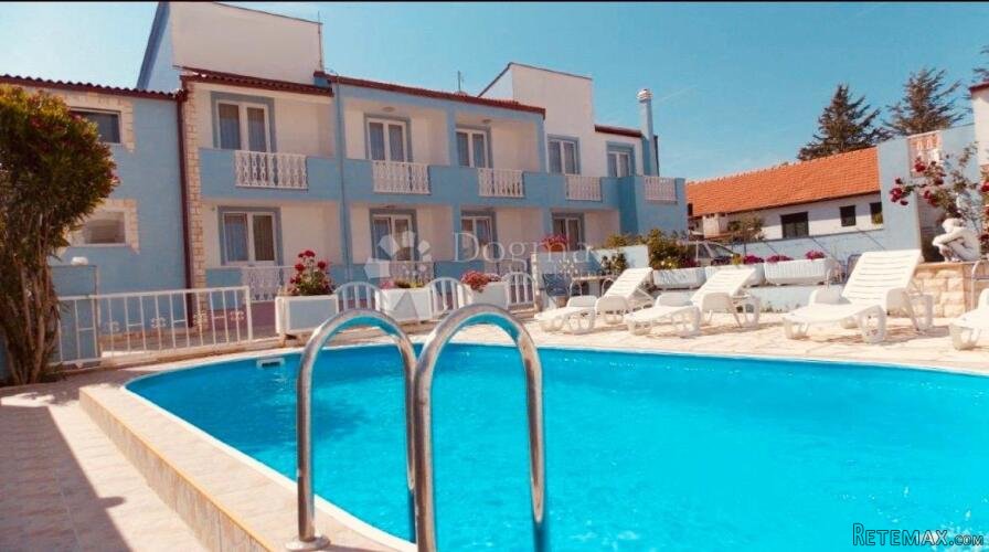 HOTEL PANSION 100m OD MORA, PRIVLAKA - 3