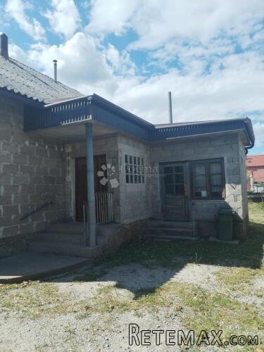 Kuća u Karlovcu na prodaju - mir u blizini grada - 3