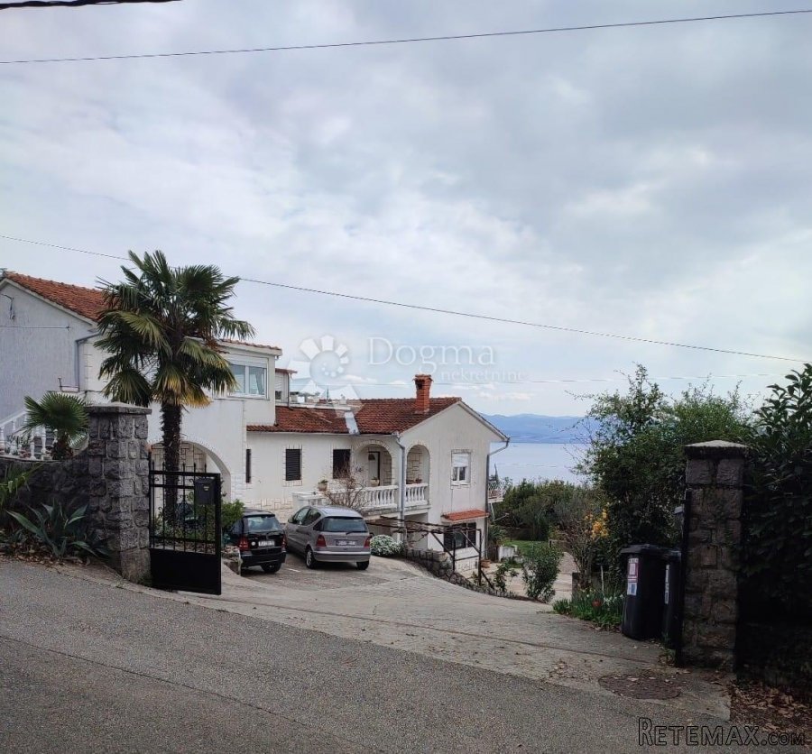 OPATIJA, IKA 2SKL stan površine 79m2 na odličnoj lokaciji s - 3