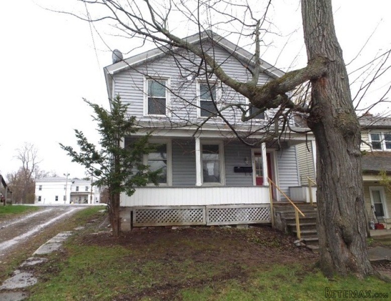 220 Rochester St Fulton, NY, 13069..