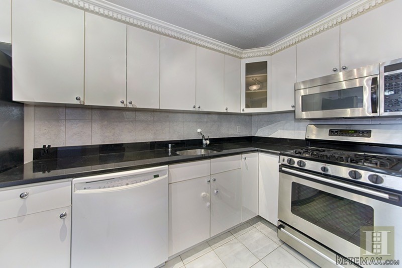 1 bedroom Apartment For Sale: 20 WEST.. - 2