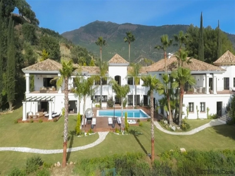 6 Bedroom Villa For Sale In La Zagaleta