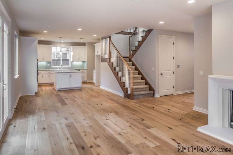 908 Santo Way - 2