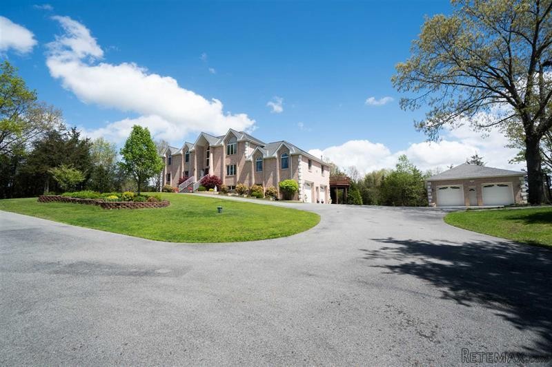 5 bedroom House For Sale: 11 Ridgeview.. - 2