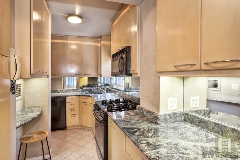 1 bedroom Apartment For Sale: 345 EAST.. - 2