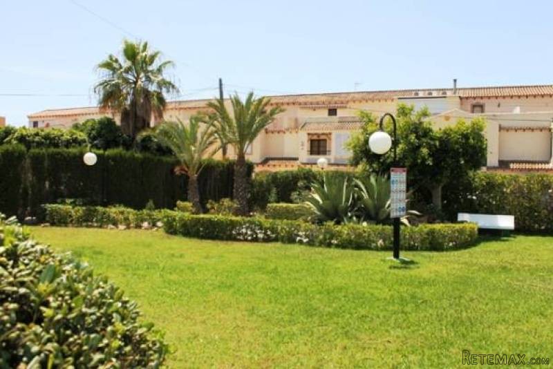 3 Bedroom 2 Bathroom Townhouse In.. - 2