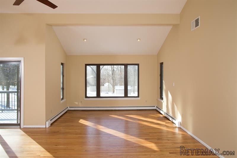 3 bedroom House For Sale: 520 Clapp..