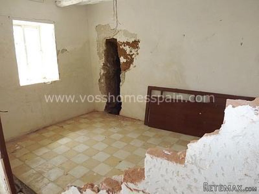 Taberno village with a 50m2 walled, private garden. Walking.. - 9