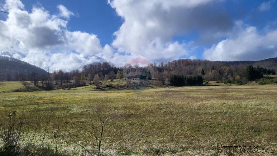 Gorski kotar, Stari Laz - Poljoprivredni teren 10,560 m2 - 2