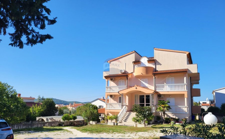 Istra, Medulin, hotel sa 20 soba i dvosobnim stanom i pogled - 2