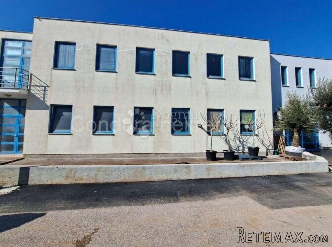 Poslovni kompleks - 710m2 + 390m2 - 2