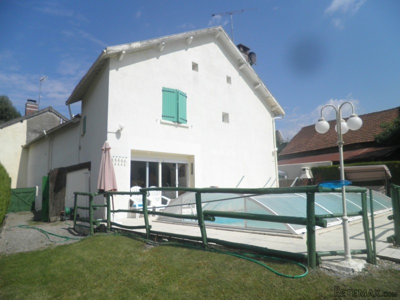 Superb House with Swimming Pool