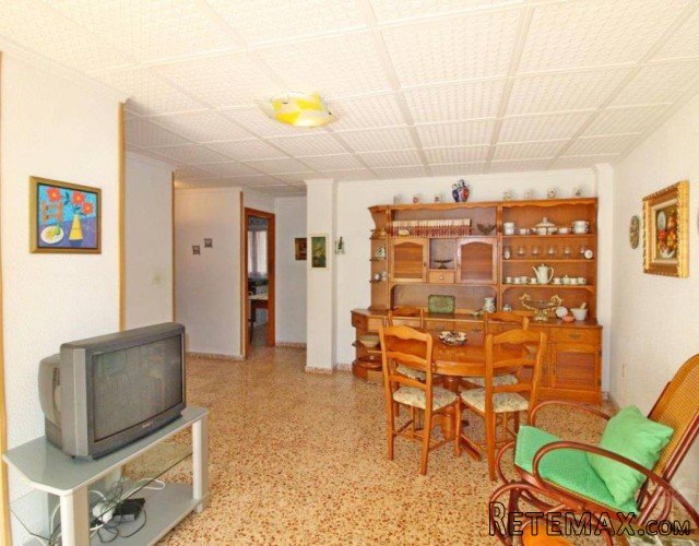 This apartment is perfect if you like to live in the middle.. - 2