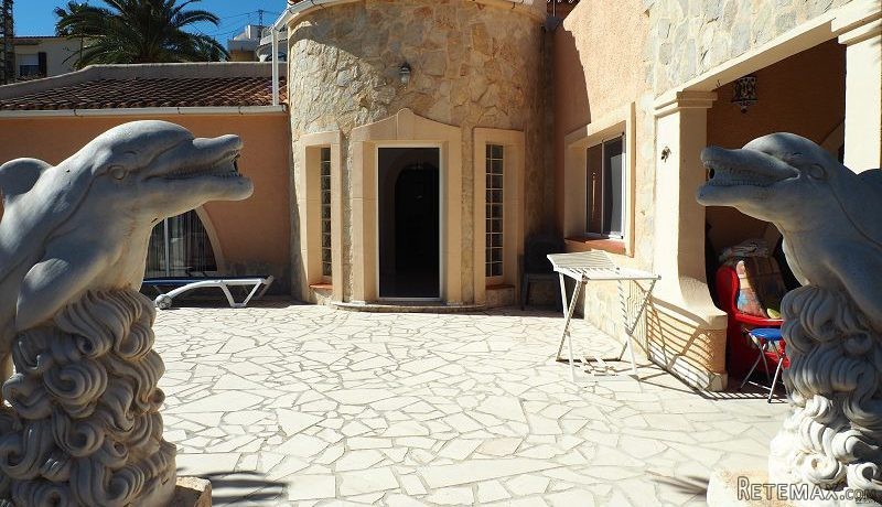 4 Bedrooms - Villa - Alicante - For Sale