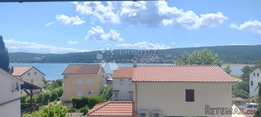KUĆA NA SAMO 100 METARA OD MORA OTOK KRK