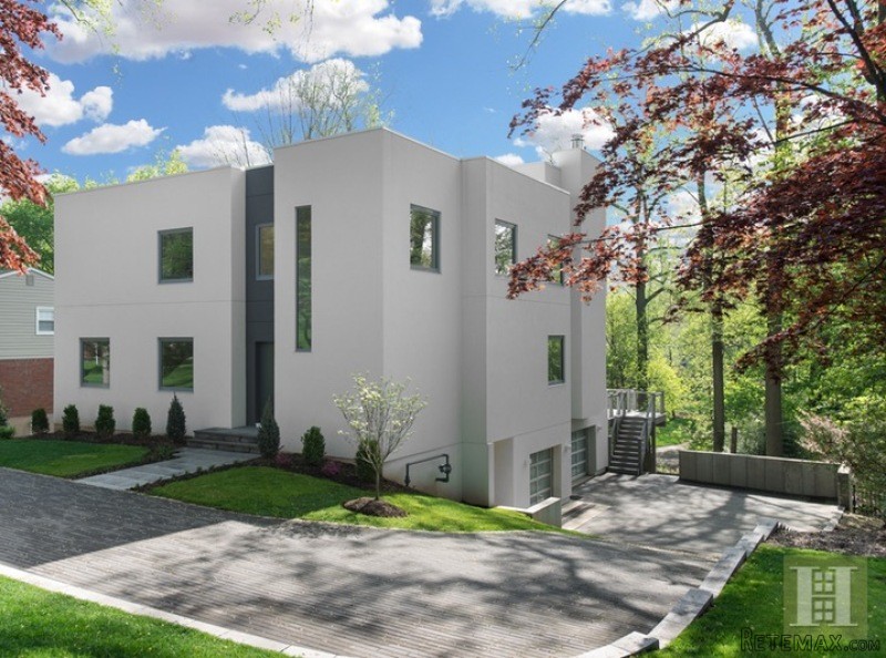 5 bedroom House For Sale: 251 SOUTH..