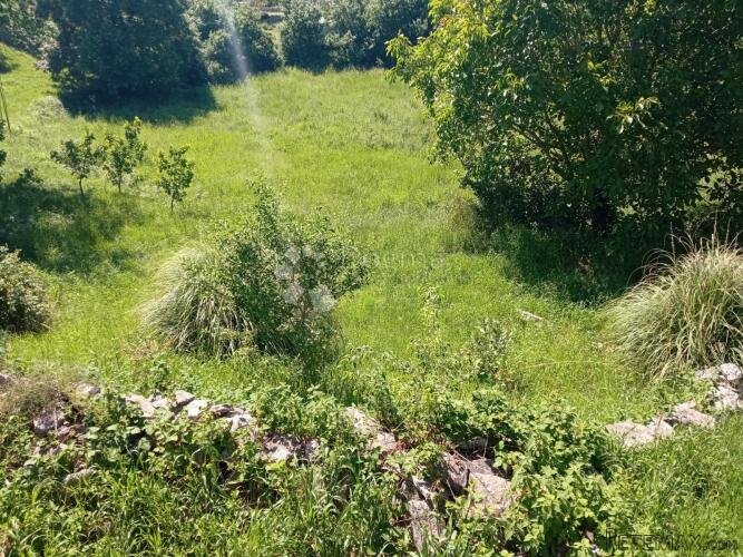 Građevinsko zemljište u srcu sela