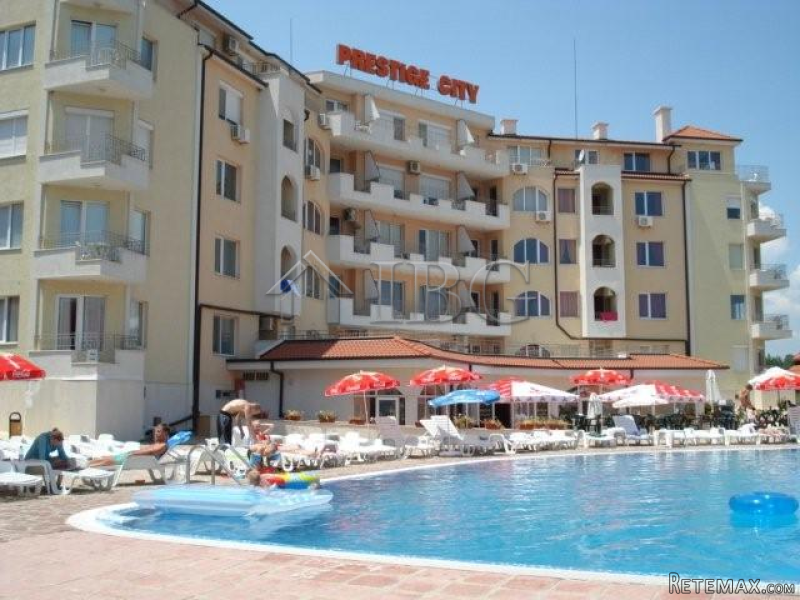 One-bedroom apartment with Pool View..