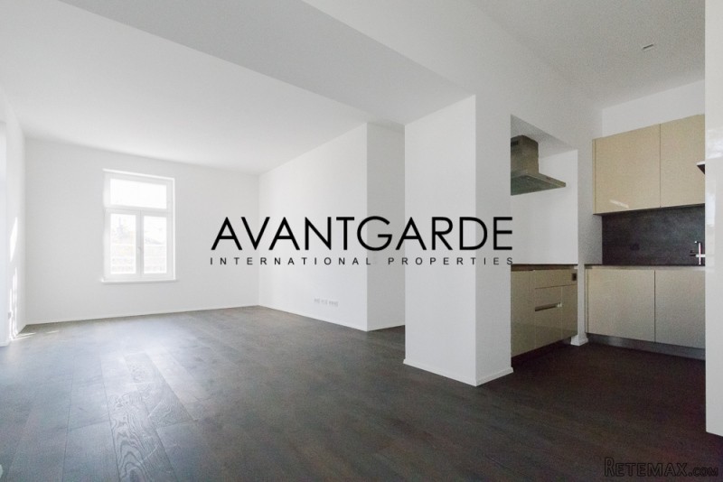 Exclusive apartment in unique park..