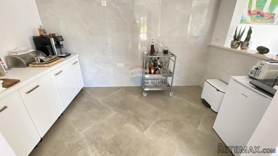 OTOK KRK, MALINSKA - apartmanska kuća s 9 apartmana i bazeno - 3