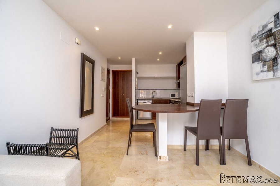 Modern 3rd floor flat with views of the communal garden.. - 4
