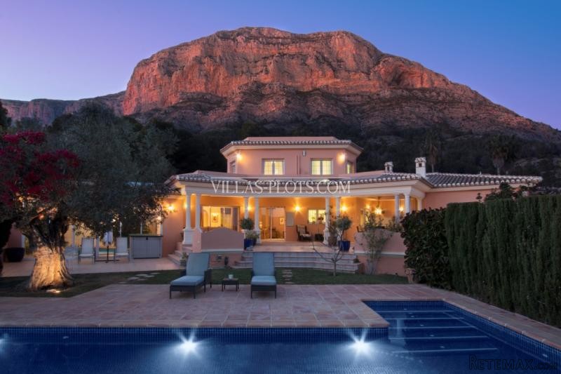 6 Bedroom Villa In Javea