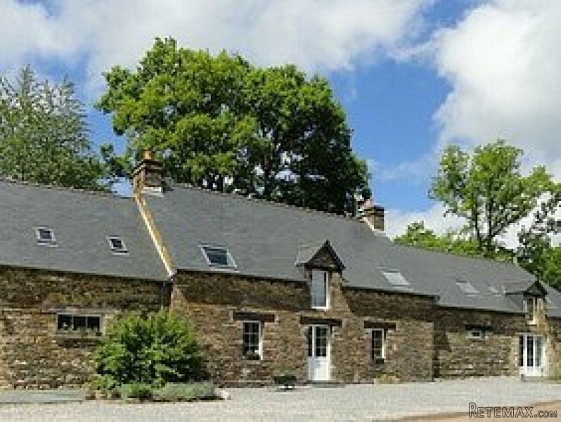 Former Chateau farmhouse fully..