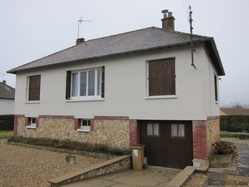 Traditional House with Nice Garden