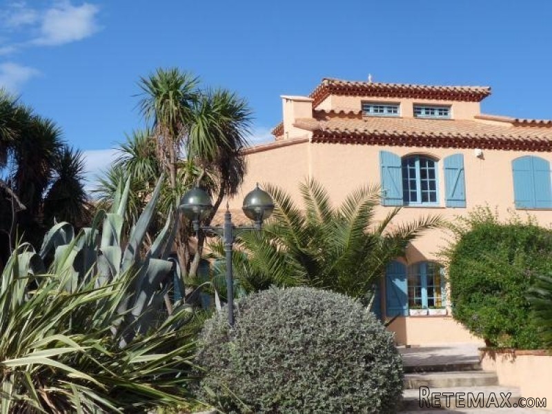 Superb Mediterranean Style Villa With A.. - 2
