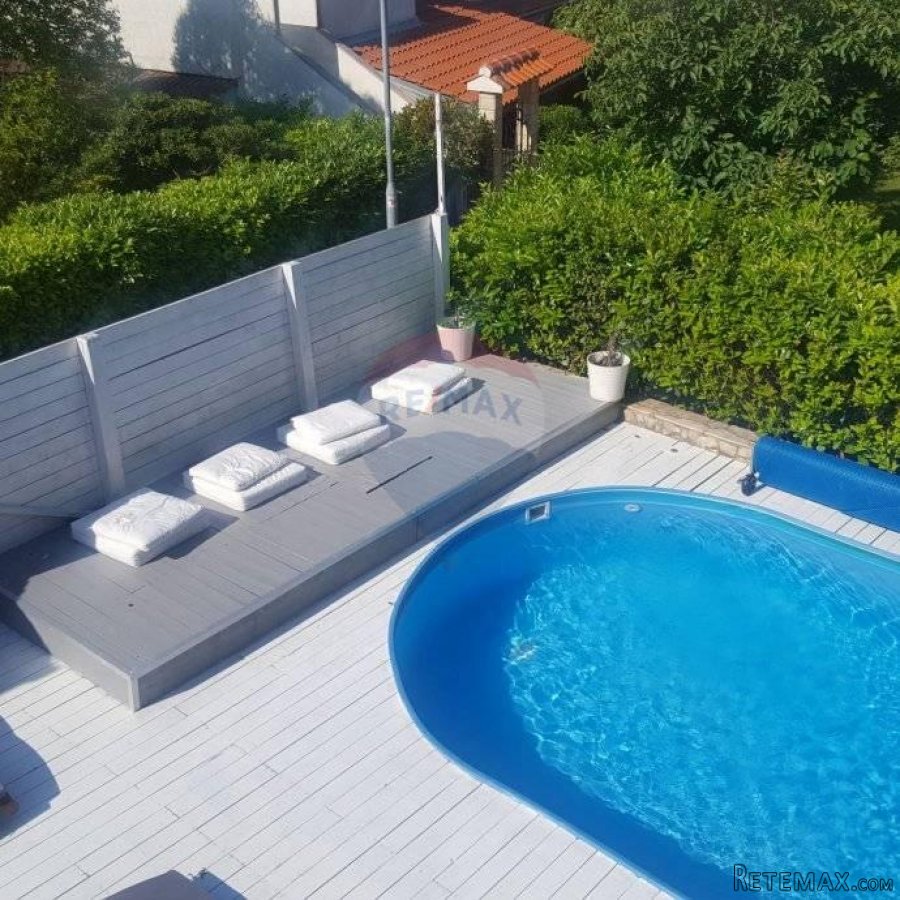 MALINSKA-kuća sa šest apartmana i bazenom -uhodani posao - 3