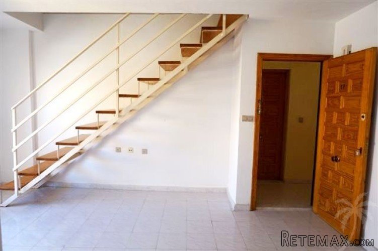 Newly renovated apartment on the 2nd floor without lift for.. - 3