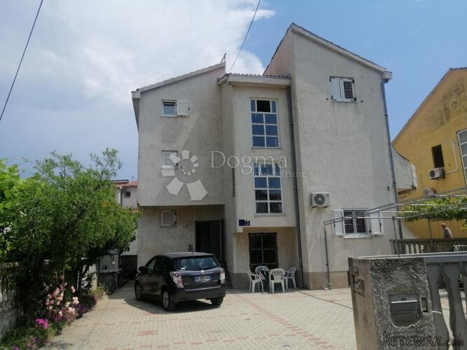 TRIBUNJ, kuća sa 8 apartmana i 8 parkirnih mjesta - 3