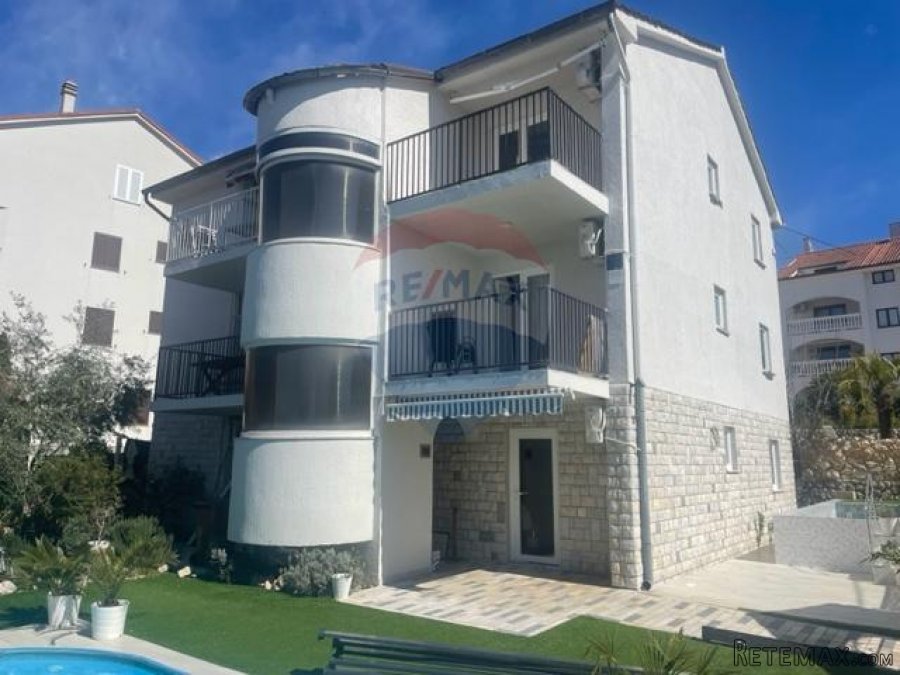 MALINSKA-kuća sa šest apartmana i bazenom -uhodani posao - 6