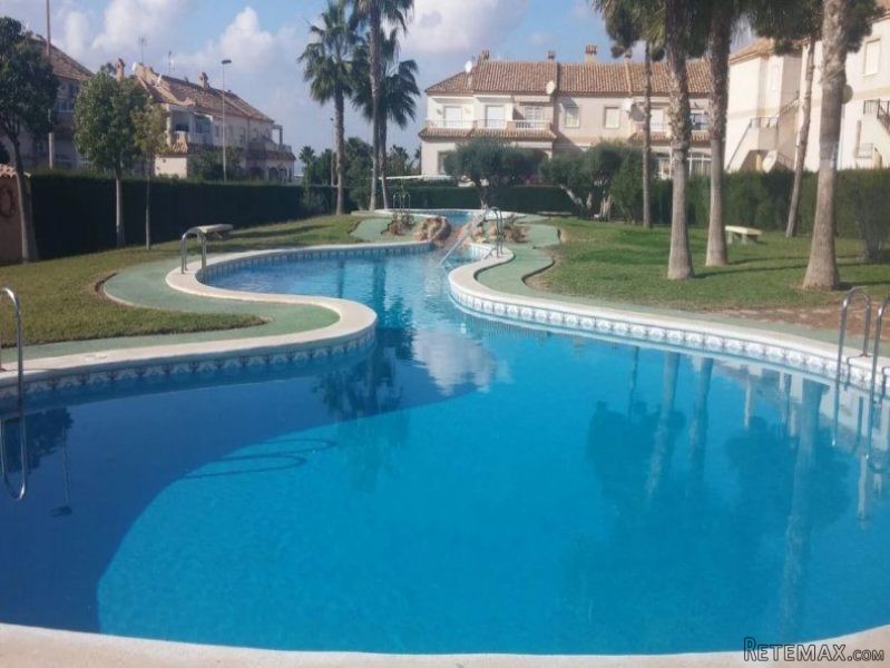 Bungalow In Aguas Nuevas, Torrevieja..