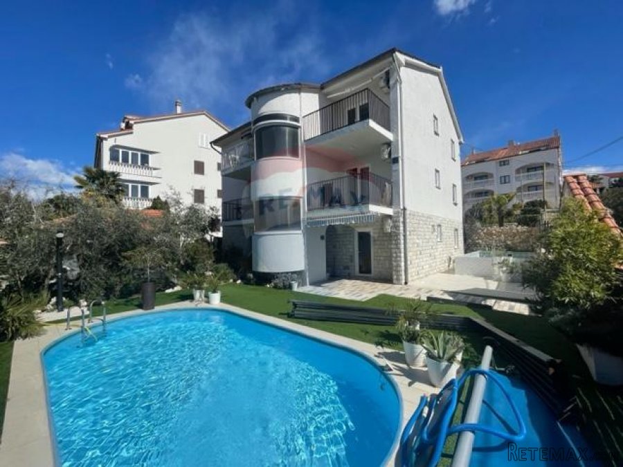 MALINSKA-kuća sa šest apartmana i bazenom -uhodani posao - 7