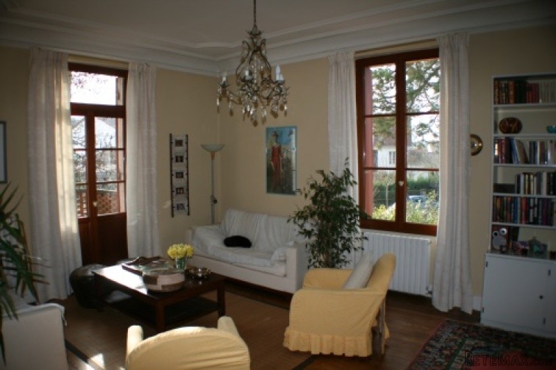 Well Appointed 5 Bed/4 Bath Village.. - 2