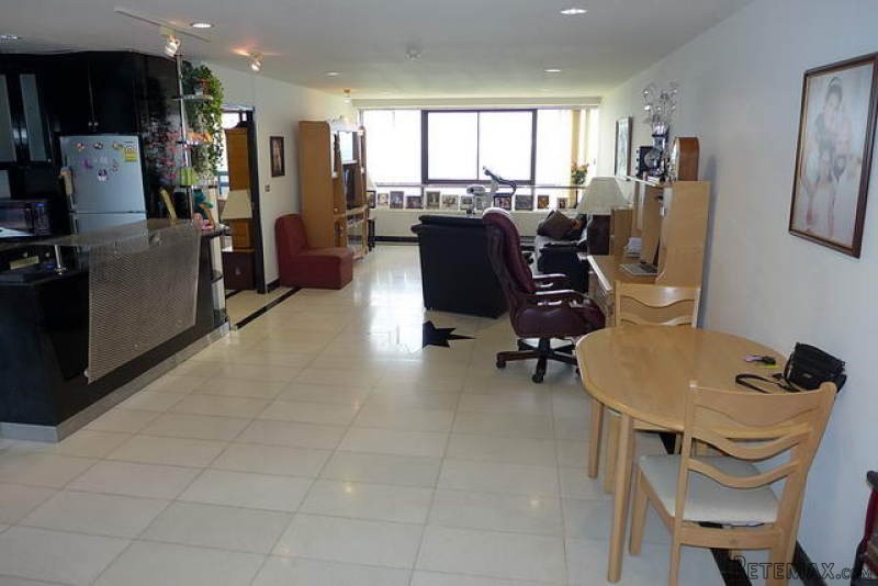 Jomtien Beach Plaza Condotel for Sale..